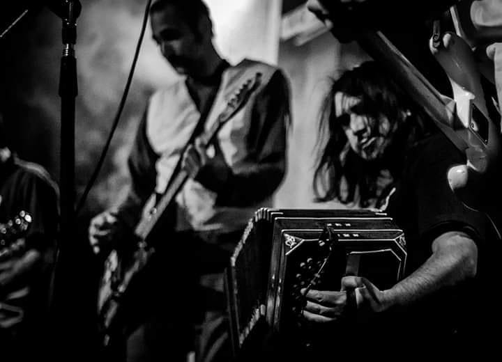Fotografía original en blanco y negro de músicos con bandoneón